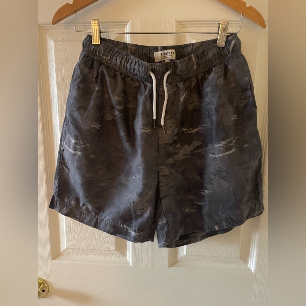 Firetrap swim trunks • Mens small